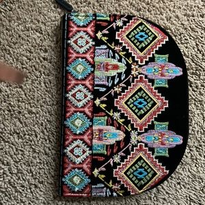 NWOT Johnny was velvet embroidered travel jewel case